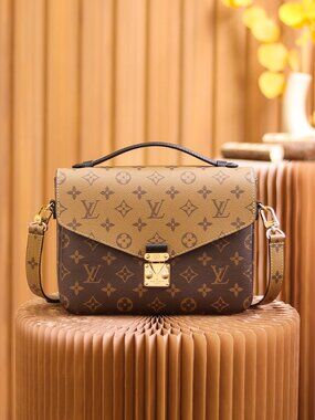 ❀Louis Vuitton Pochette Metis Monogram Shoulder Bag